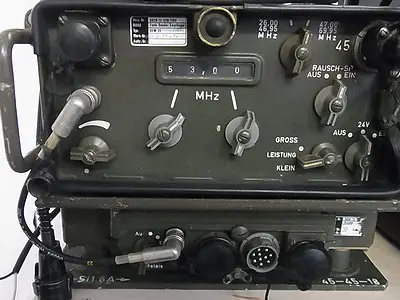 デンマーク製の古い無線機