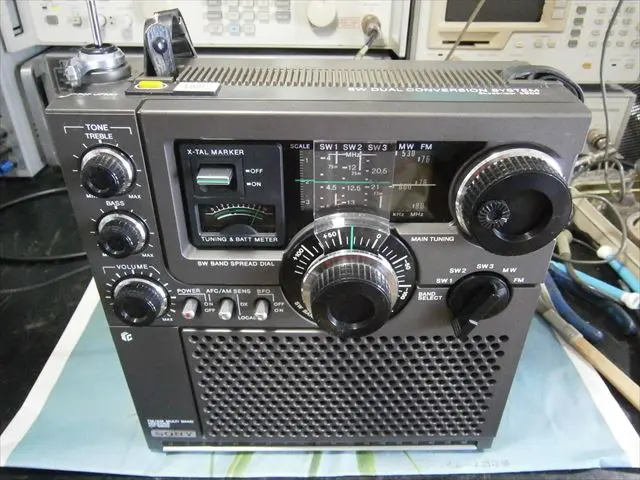 BCLラジオを買取中。/元箱値札付の綺麗な5900です。