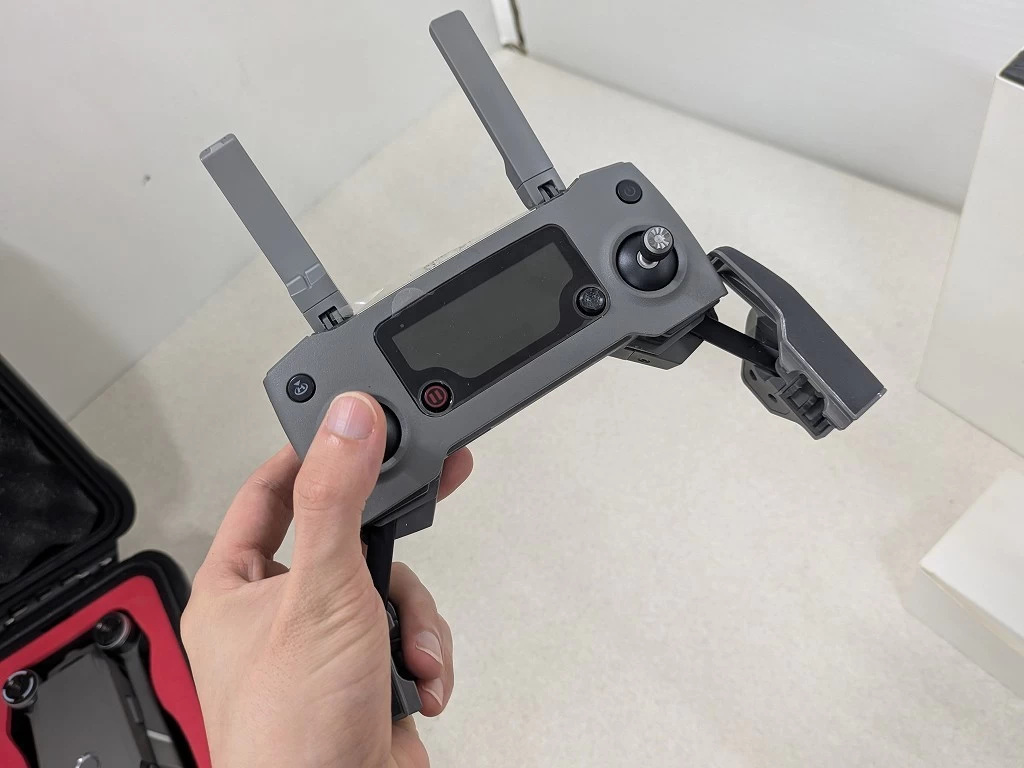 スマートフォンを接続するタイプの送信機