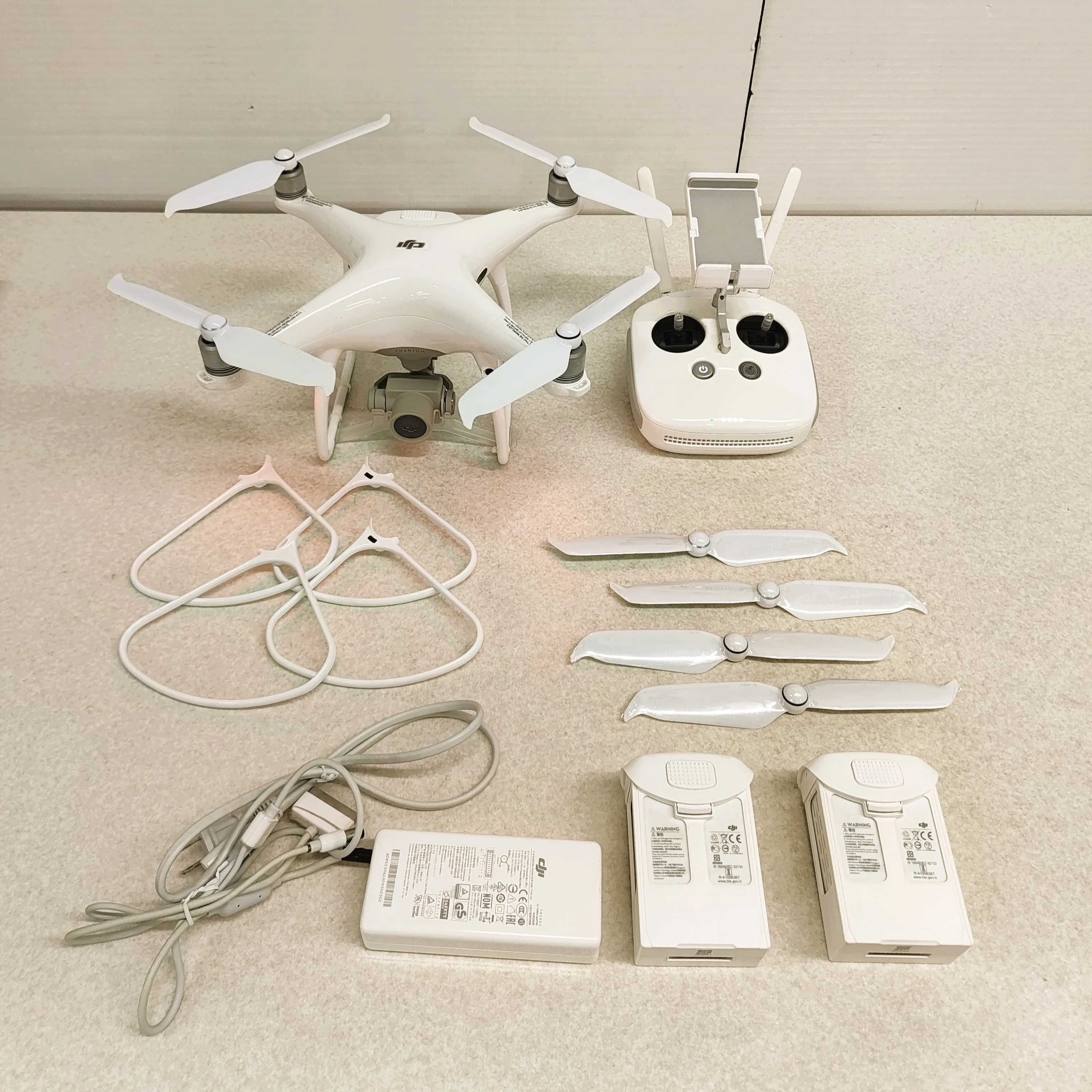 DJI Phantom4 Pro V2.0一式の写真。