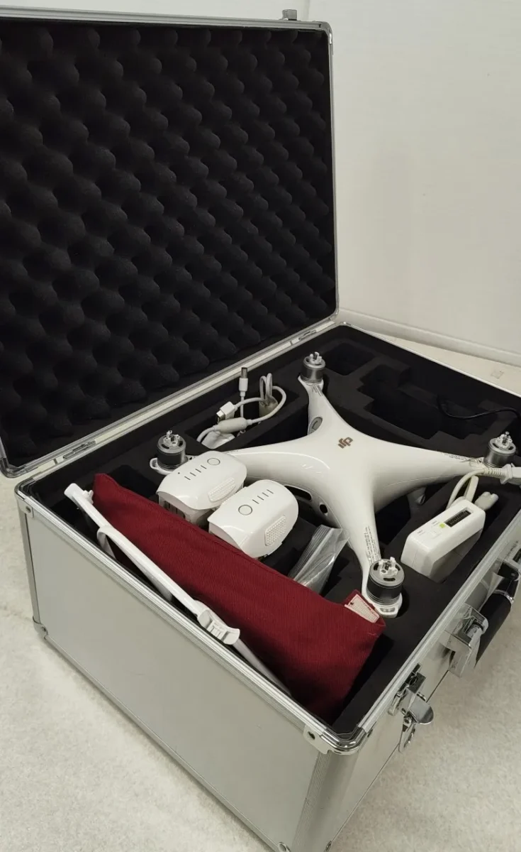 DJI Phantom 4用セキドオリジナルアルミケースにPhantom4 PRO V2.0を収納したところ。