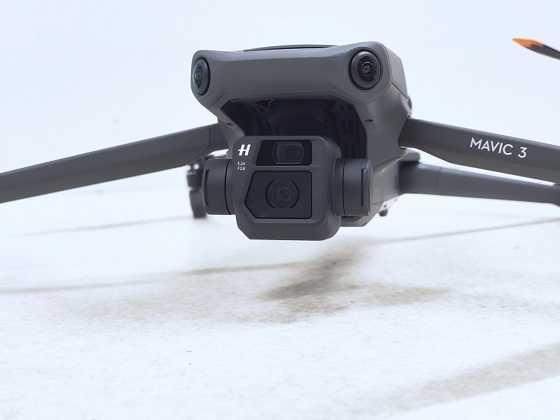DJI Mavic 3　正面